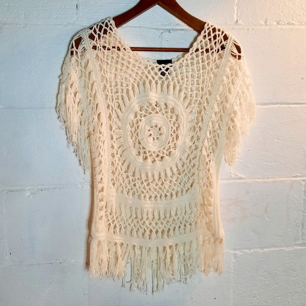 Off white crochet top to bring the summer fun